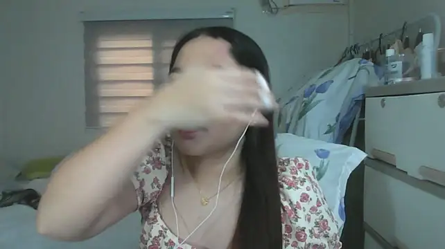 CandieHand stripchat live cam model