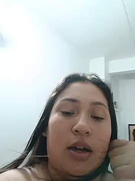 Hot_bella12 stripchat live cam model