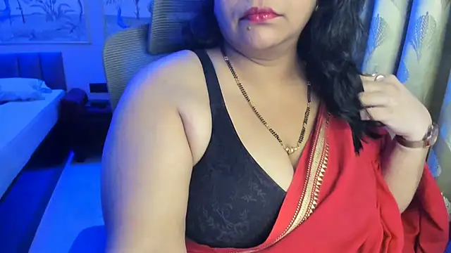 tarivishu11 stripchat live cam model