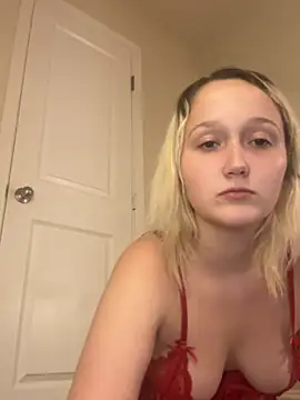 Marilynxo stripchat live cam model