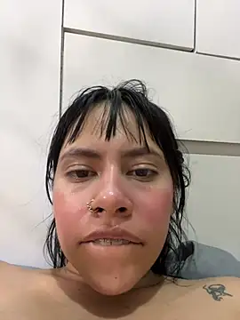 CarolinaRaven stripchat live cam model