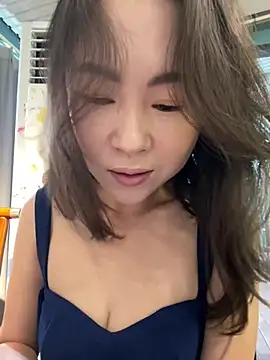 Eva10069 stripchat live cam model