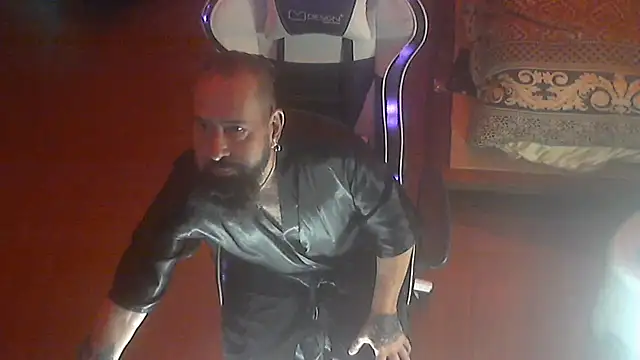 maseurbeardedpig stripchat live cam model