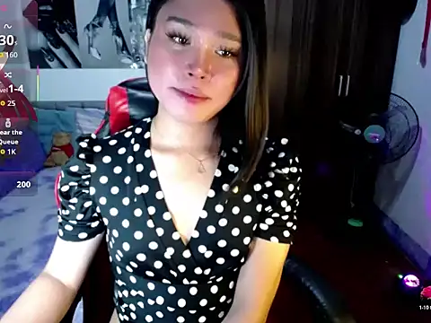 sofiathe1st stripchat live cam model