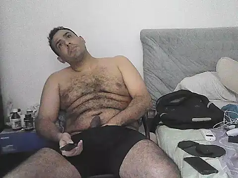 alphalatinobearx stripchat live cam model