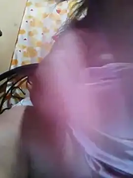 Huge_mama69 stripchat live cam model