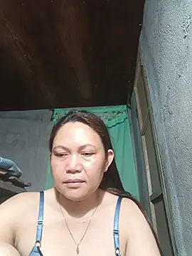 hotpinay_45 stripchat live cam model