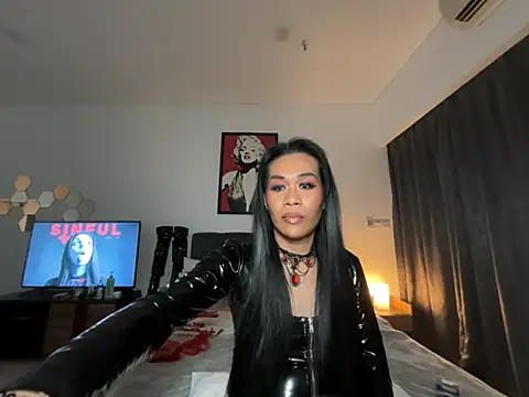 MistressViper28 stripchat live cam model