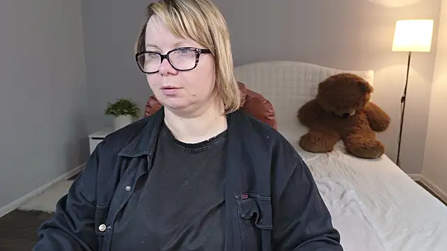 BonnnyBoobsy stripchat live cam model