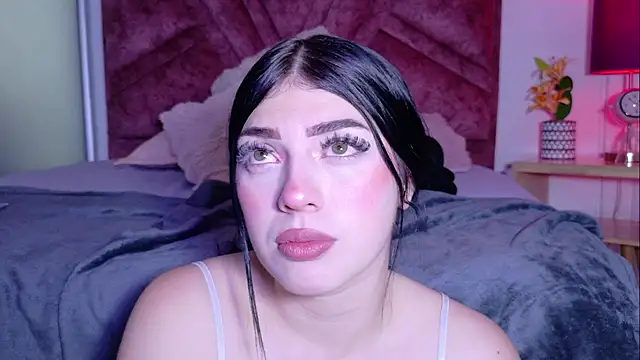 Isabella_Rossi_ stripchat live cam model