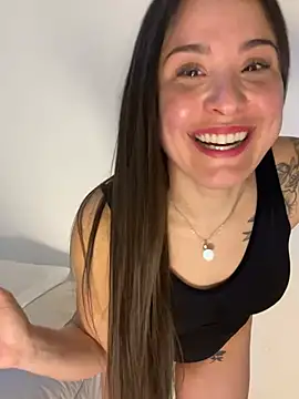 Lux1vone stripchat live cam model