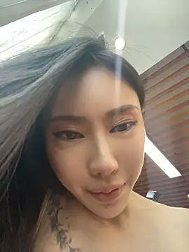 Lasouris5254 stripchat live cam model