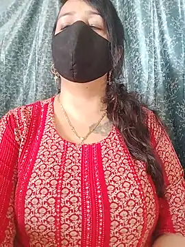 cute-tanvi stripchat live cam model