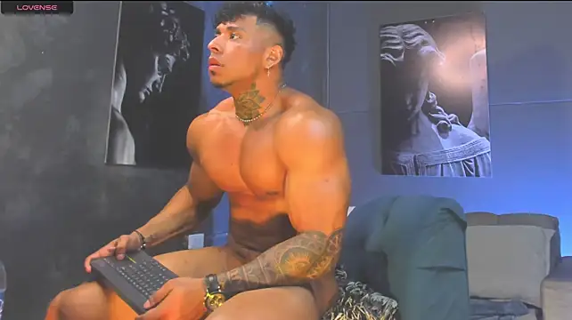 bradley_smith stripchat live cam model
