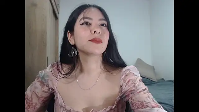 EloiseJun stripchat live cam model