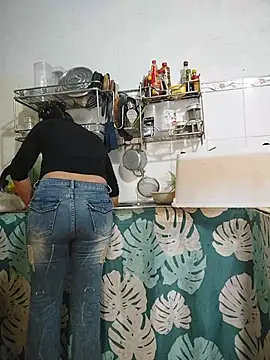 Yinzing_502 stripchat live cam model