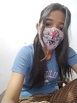 Cute-Naavya stripchat live cam model