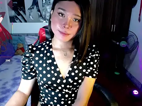 sofiathe1st stripchat live cam model
