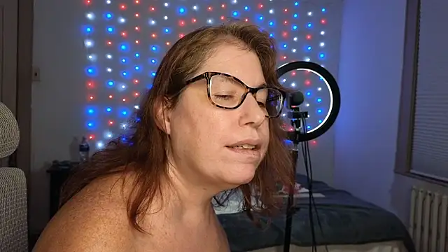 luvely_gurl stripchat live cam model