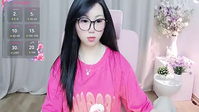 shynana stripchat live cam model