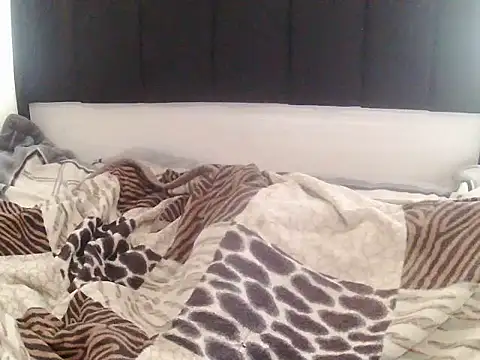 slayySlay stripchat live cam model