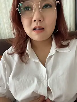 Elowen-520 stripchat live cam model