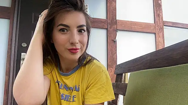Fiery_Brunette_ stripchat live cam model