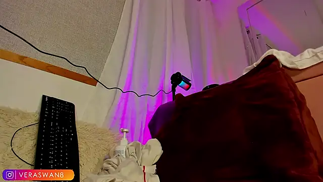 VeraSwan1 stripchat live cam model