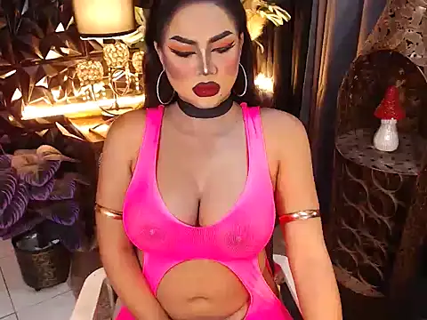 TRANSLUNAA stripchat live cam model