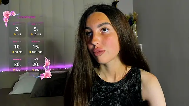 LiraRevery stripchat live cam model