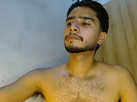 CoralN stripchat live cam model