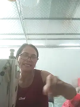 Vieekee stripchat live cam model