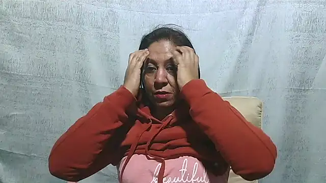 IndianSexyMilf69 stripchat live cam model