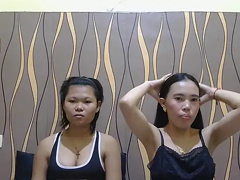 2sweetladies stripchat live cam model
