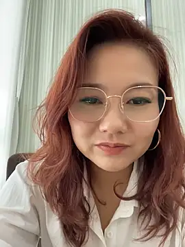 Elowen-520 stripchat live cam model