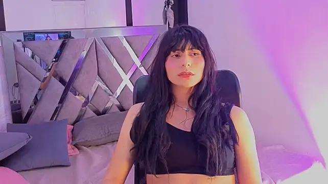 elektra_Sky_ stripchat live cam model