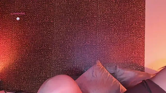 Apartment28 stripchat live cam model