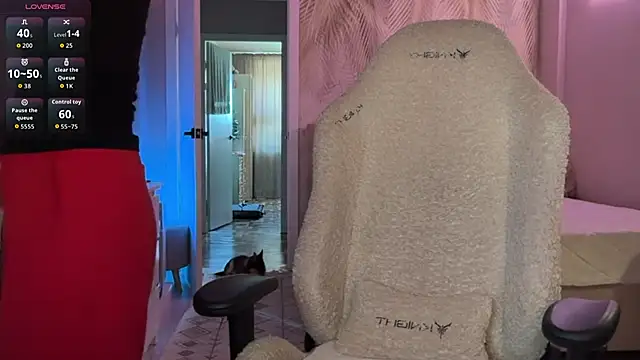 Break-me-Shake-me stripchat live cam model