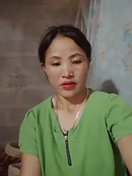 Mie-Miee stripchat live cam model