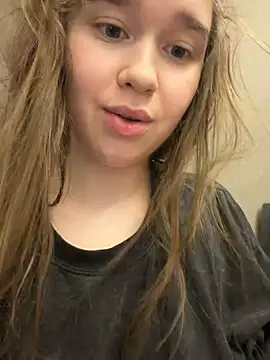 HornyGirlH stripchat live cam model