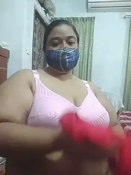 momo_loves stripchat live cam model