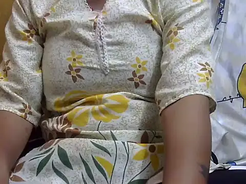 Riddhi_love_Siddhi stripchat live cam model