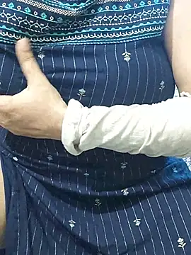 mallupriyapriya stripchat live cam model
