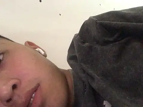 Thichchoitran86 stripchat live cam model