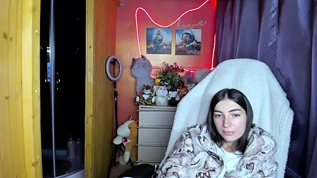 Fiery_Brunette_ stripchat live cam model