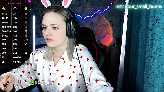 Your_small_bunny stripchat live cam model