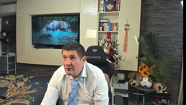 SpartacusDaddy48 stripchat live cam model