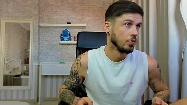 JonahShaw stripchat live cam model