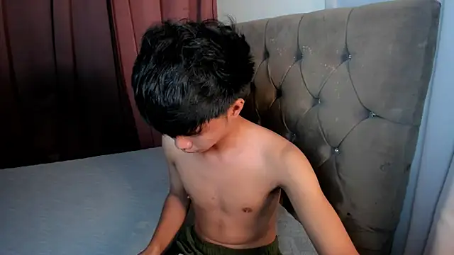 CandySweetCock stripchat live cam model