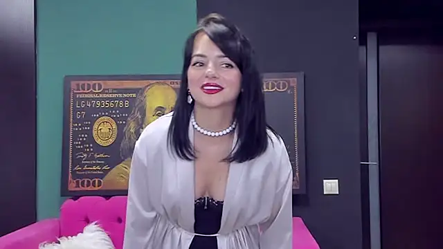 BellaRowan stripchat live cam model